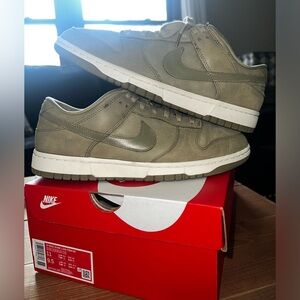 Nike Dunk Low- Neutral Olive Mens size 9.5 Women’s size 11